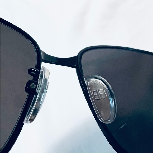 BALENCIAGA black butterfly sunglasses - Picture 4 of 11
